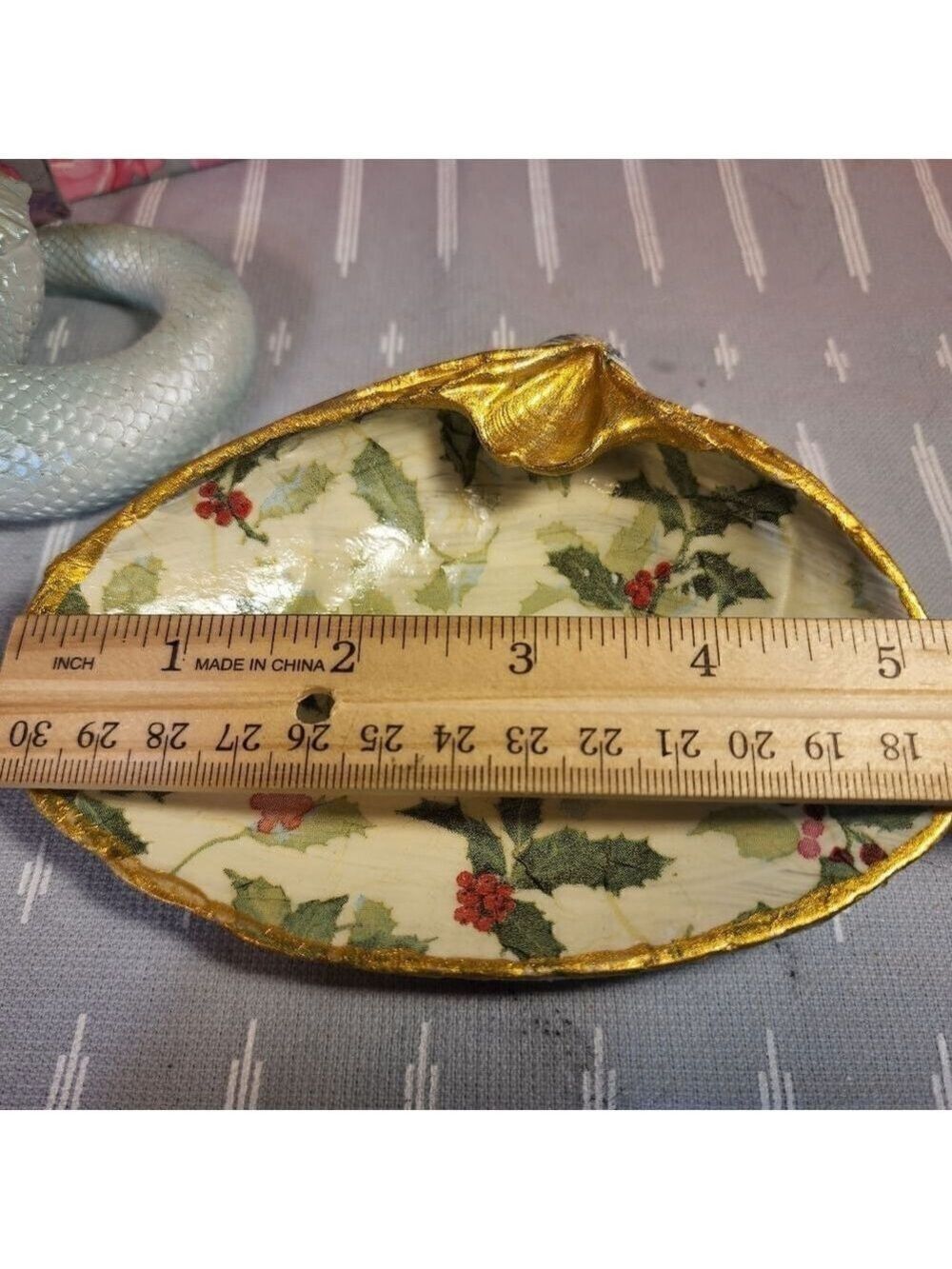 DECOUPAGE CLAM SHELL DECOUPAGE CHRISTMAS HOLLY 🎄 ON A CLAM SHELL TRINKET DISH - Picture 8 of 10